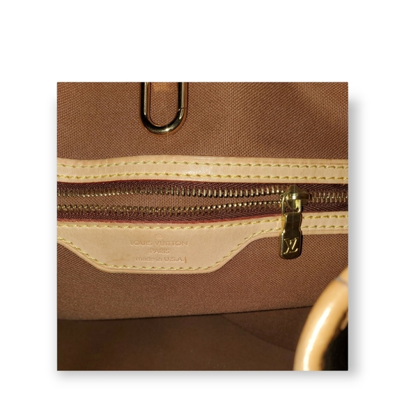 *SOLD* LOUIS VUITTONBatignolles Vertical Monogram Canvas Shoulder Bag - Picture 11 of 13